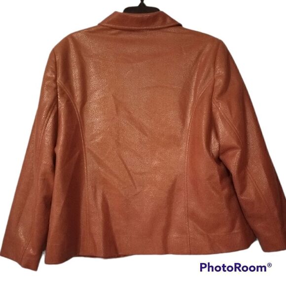 Kim Rogers cropped faux leather jacket - Picture 3 of 12